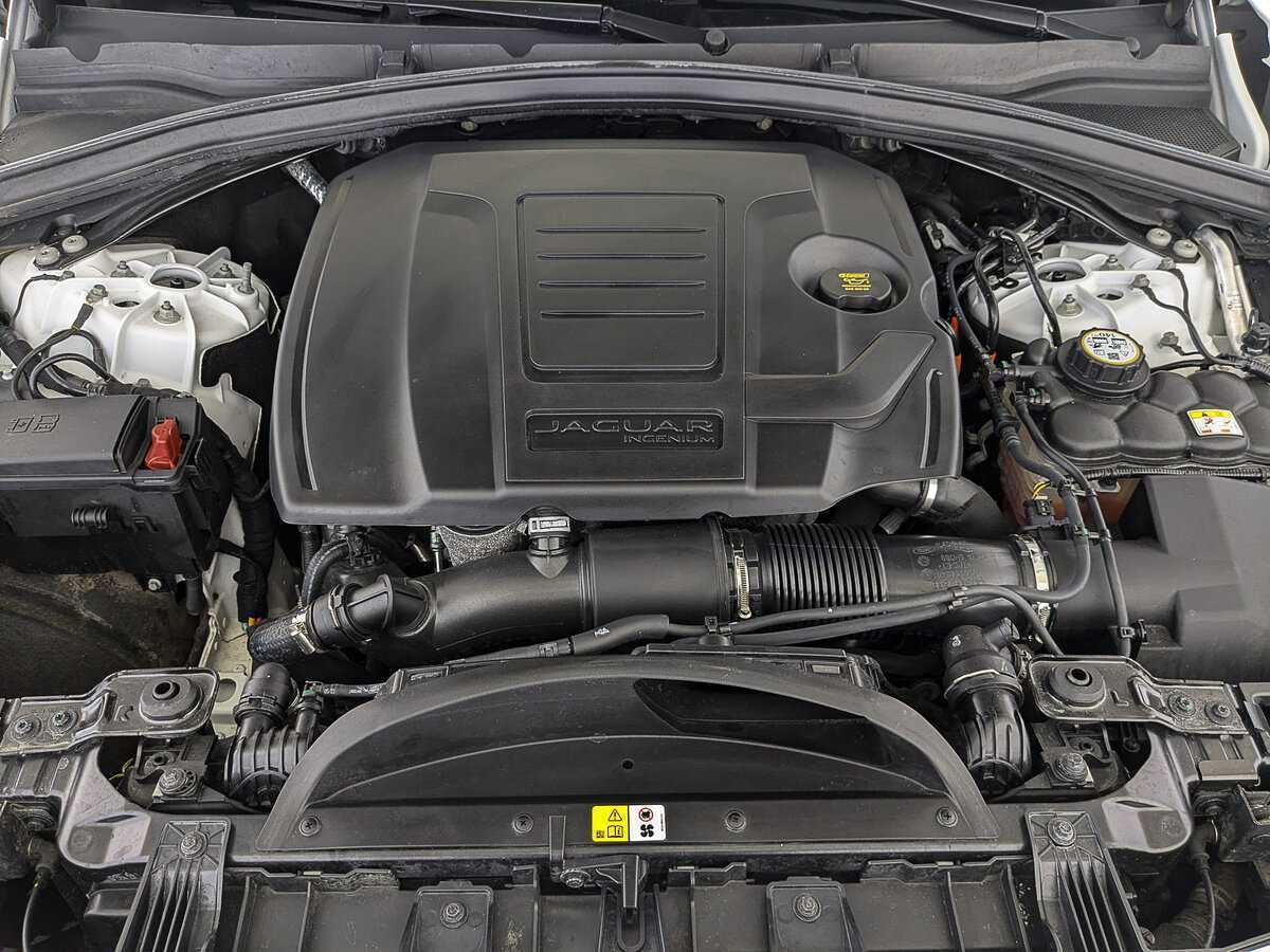 Б/У Ягуар Ф-Пэйс 2022 года. Фото: #8