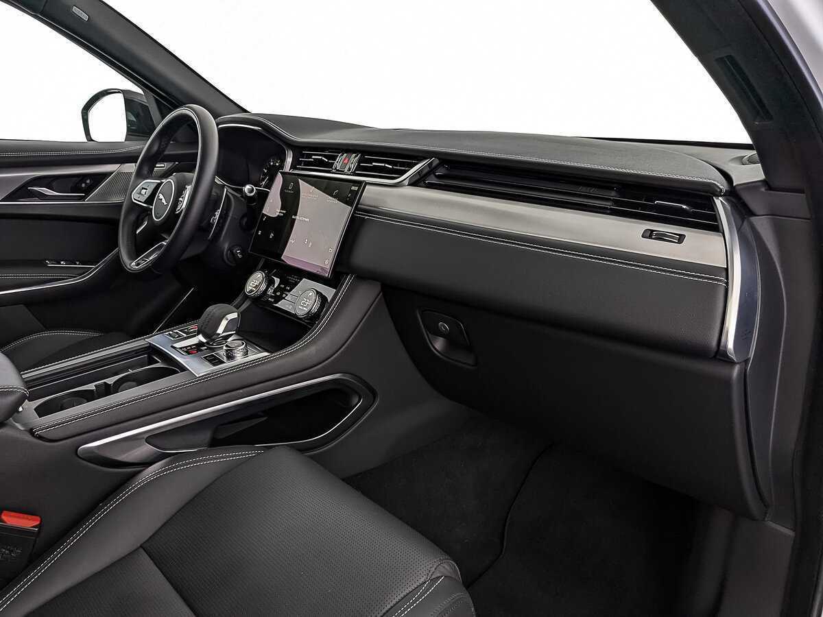 Б/У Ягуар Ф-Пэйс 2022 года. Фото: #12