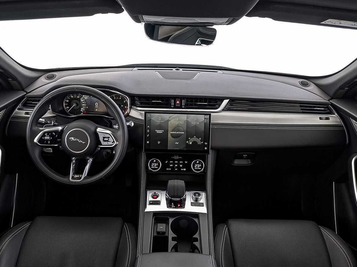 Б/У Ягуар Ф-Пэйс 2022 года. Фото: #13