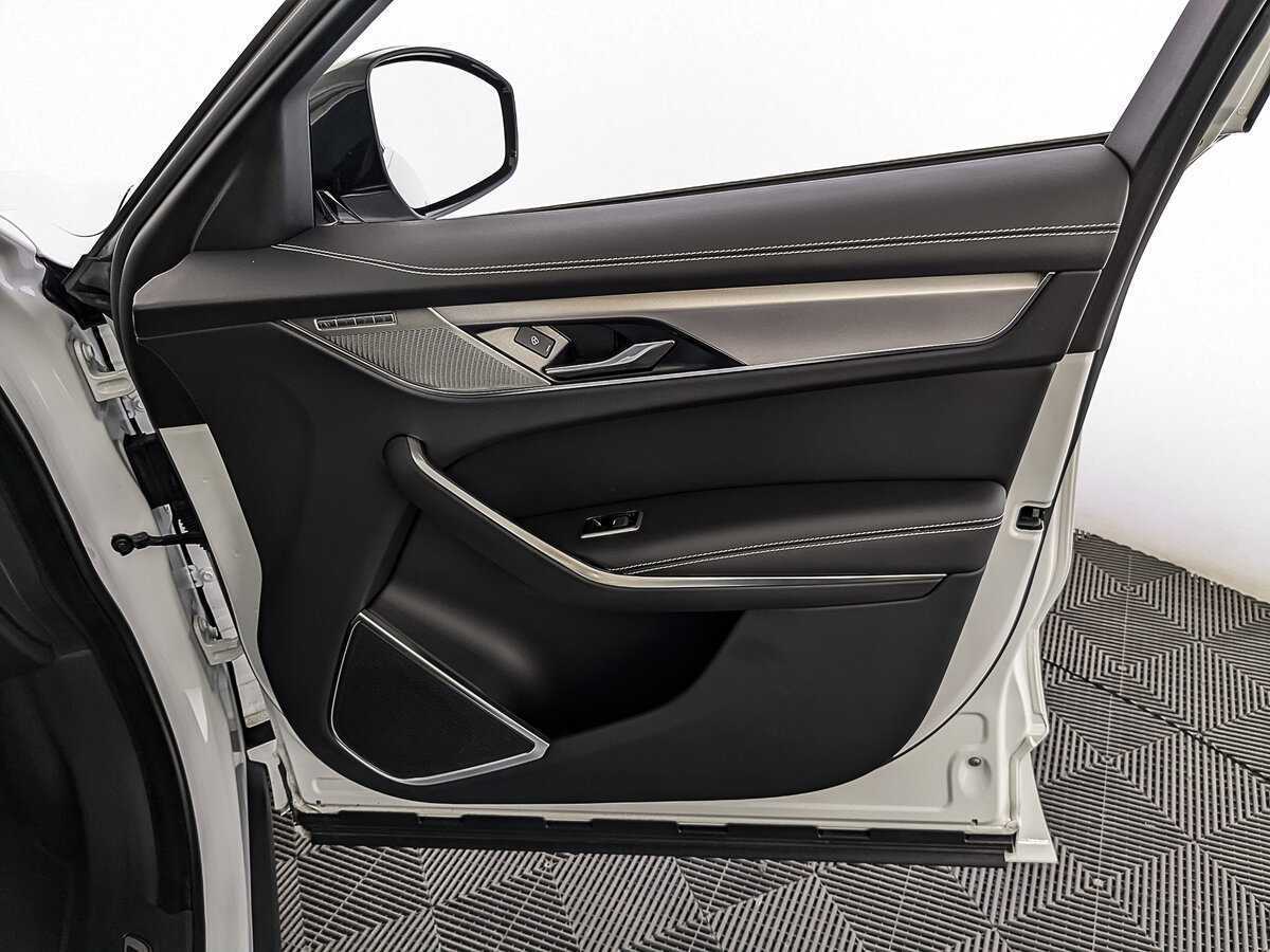 Б/У Ягуар Ф-Пэйс 2022 года. Фото: #23