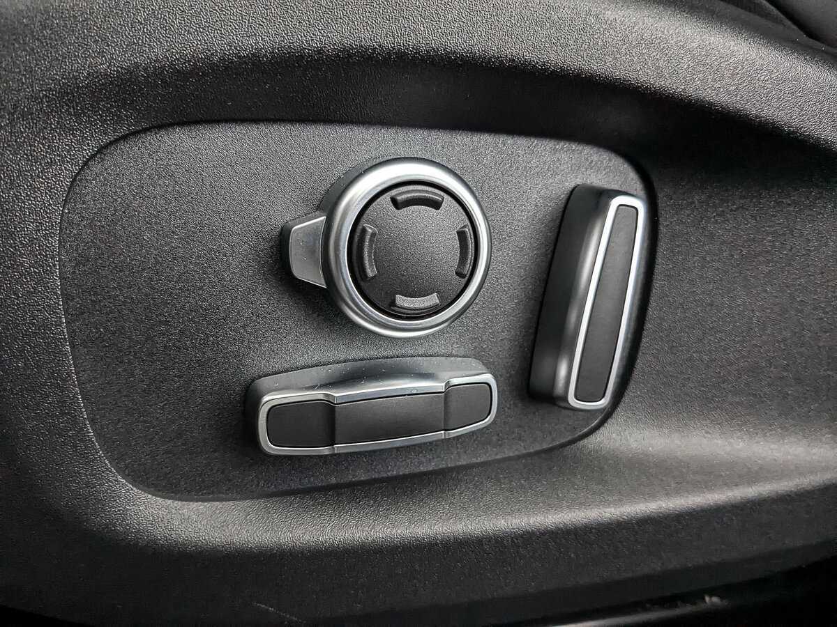 Б/У Ягуар Ф-Пэйс 2022 года. Фото: #24