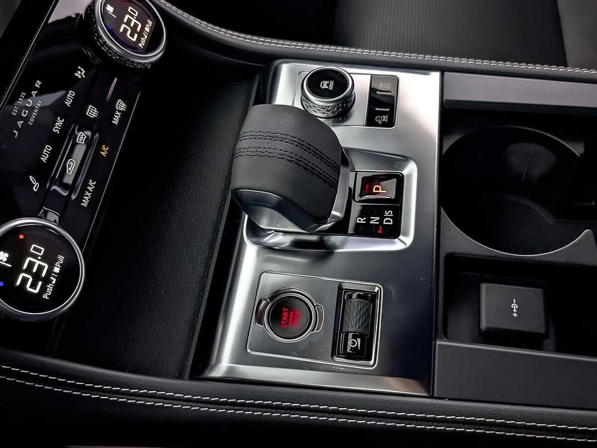 Б/У Ягуар Ф-Пэйс 2022 года. Фото: #28