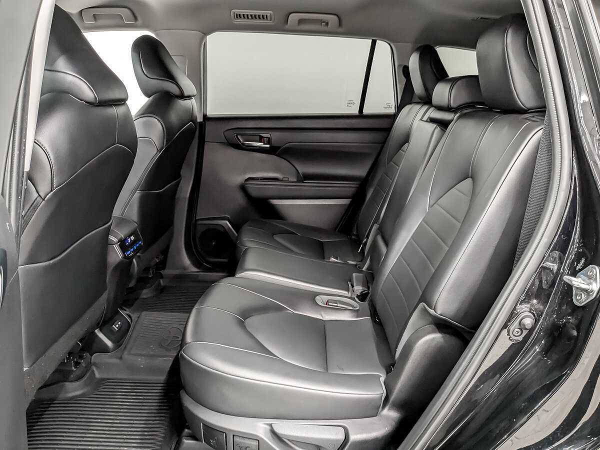 Б/У Тойота Хайлэндер 2021 года. Фото: #11