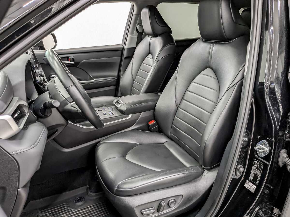 Б/У Тойота Хайлэндер 2021 года. Фото: #19