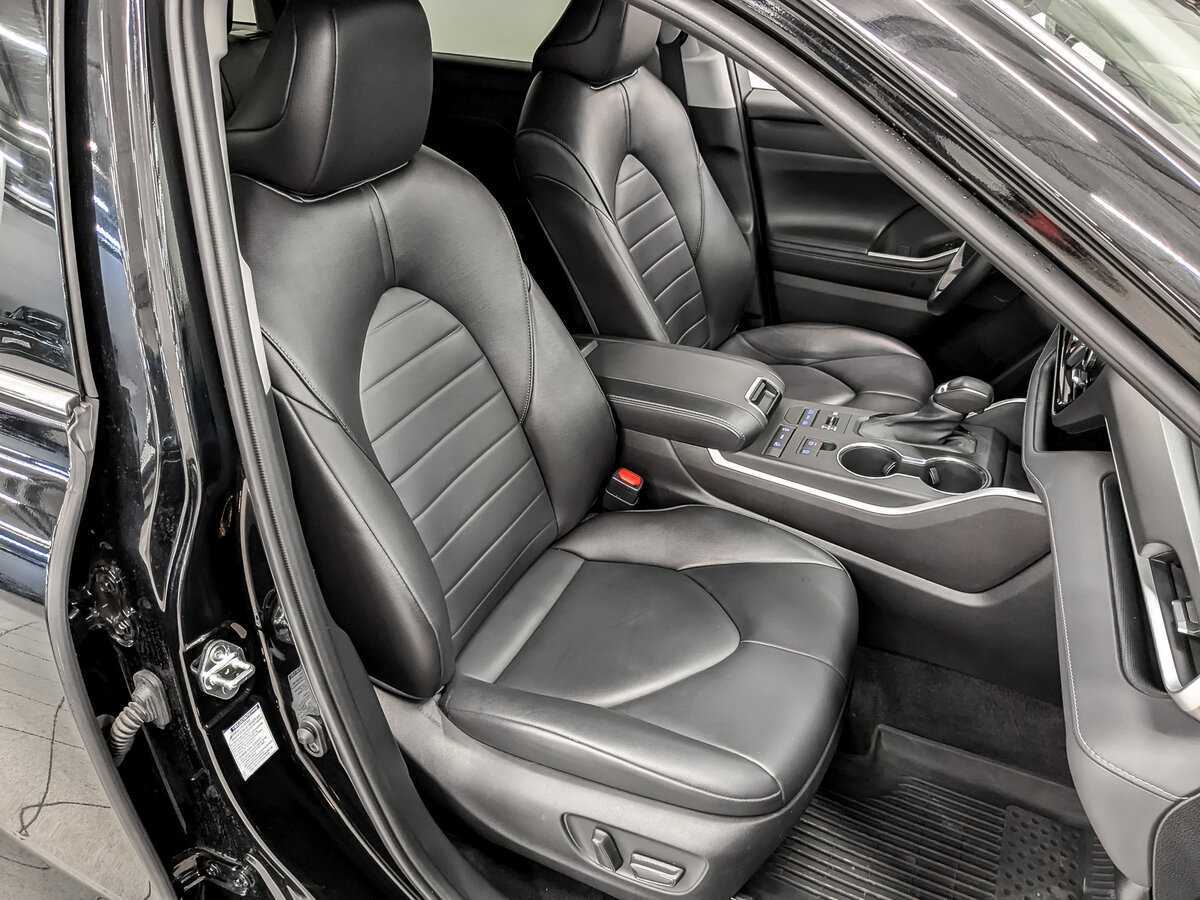 Б/У Тойота Хайлэндер 2021 года. Фото: #23