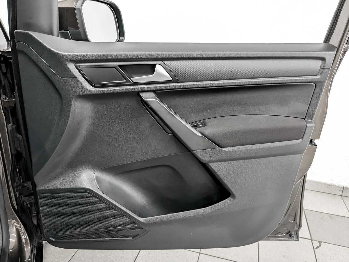 Б/У Фольксваген Цедди 2018 года. Фото: #22