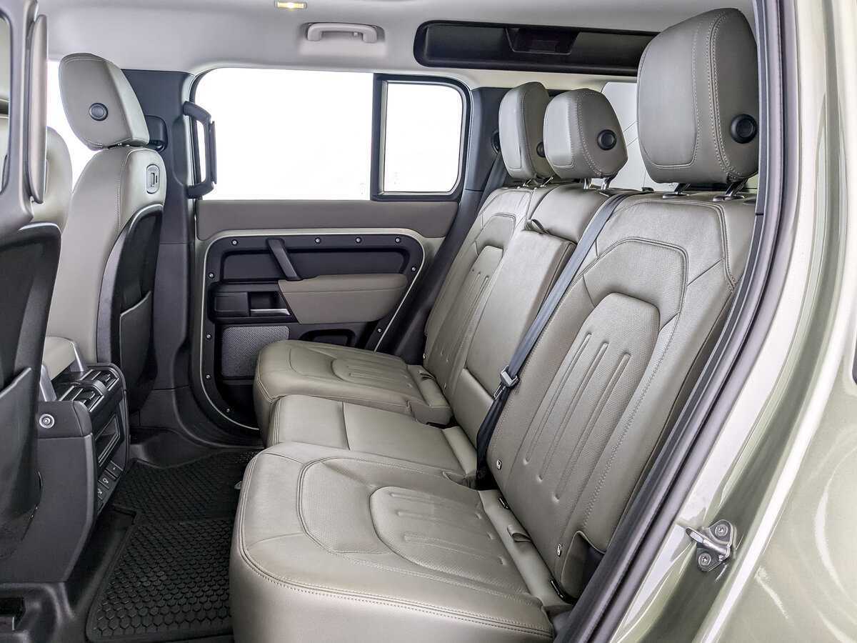 Б/У Лэнд Ровер Дефендер 2021 года. Фото: #11