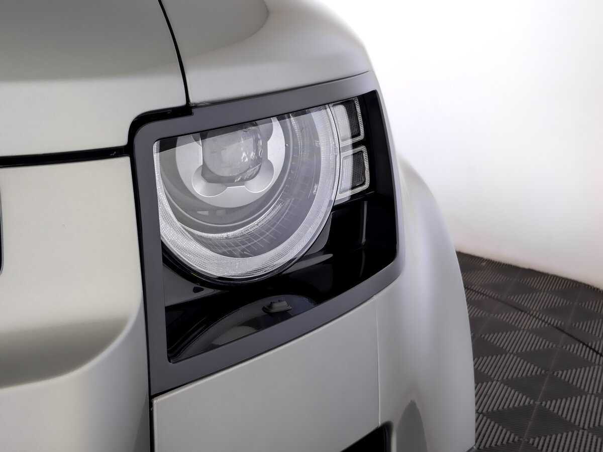 Б/У Лэнд Ровер Дефендер 2021 года. Фото: #16