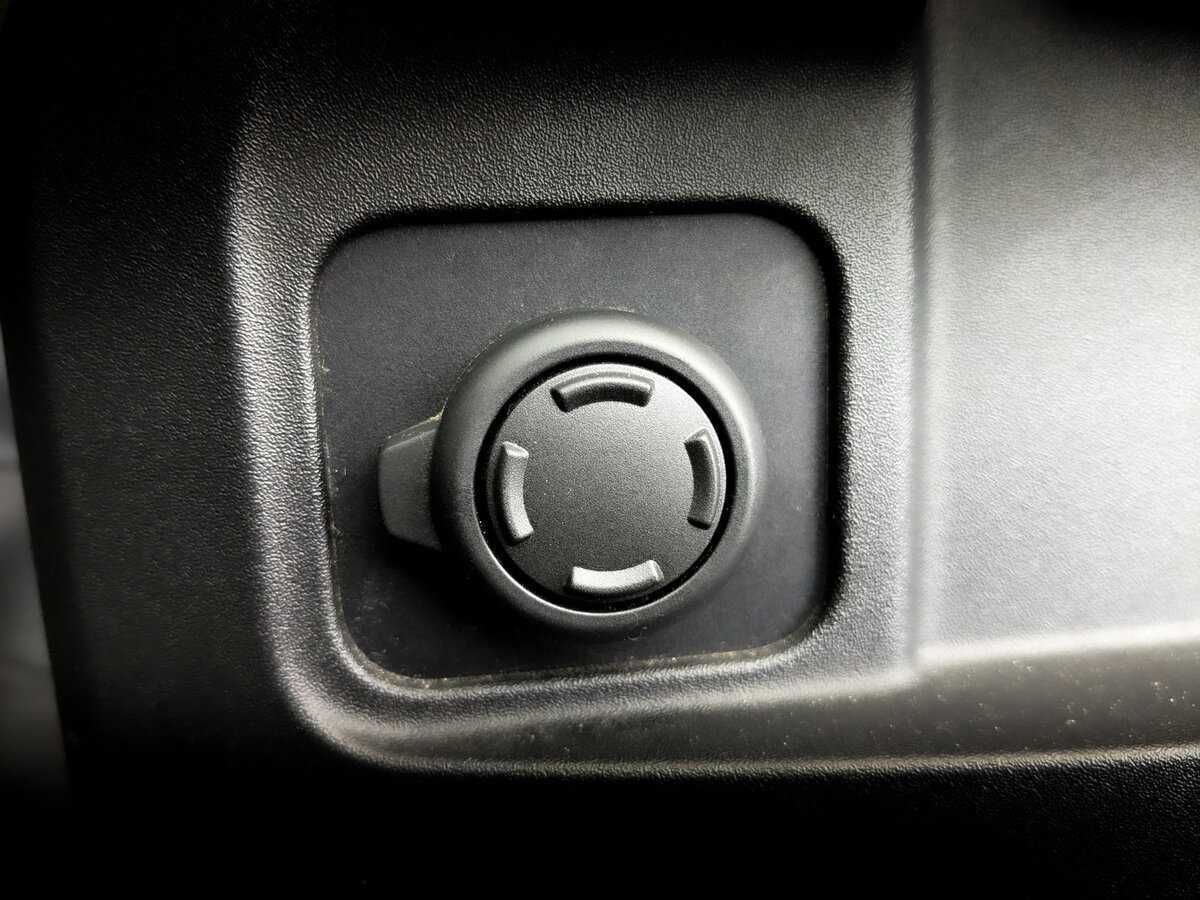 Б/У Лэнд Ровер Дефендер 2021 года. Фото: #20