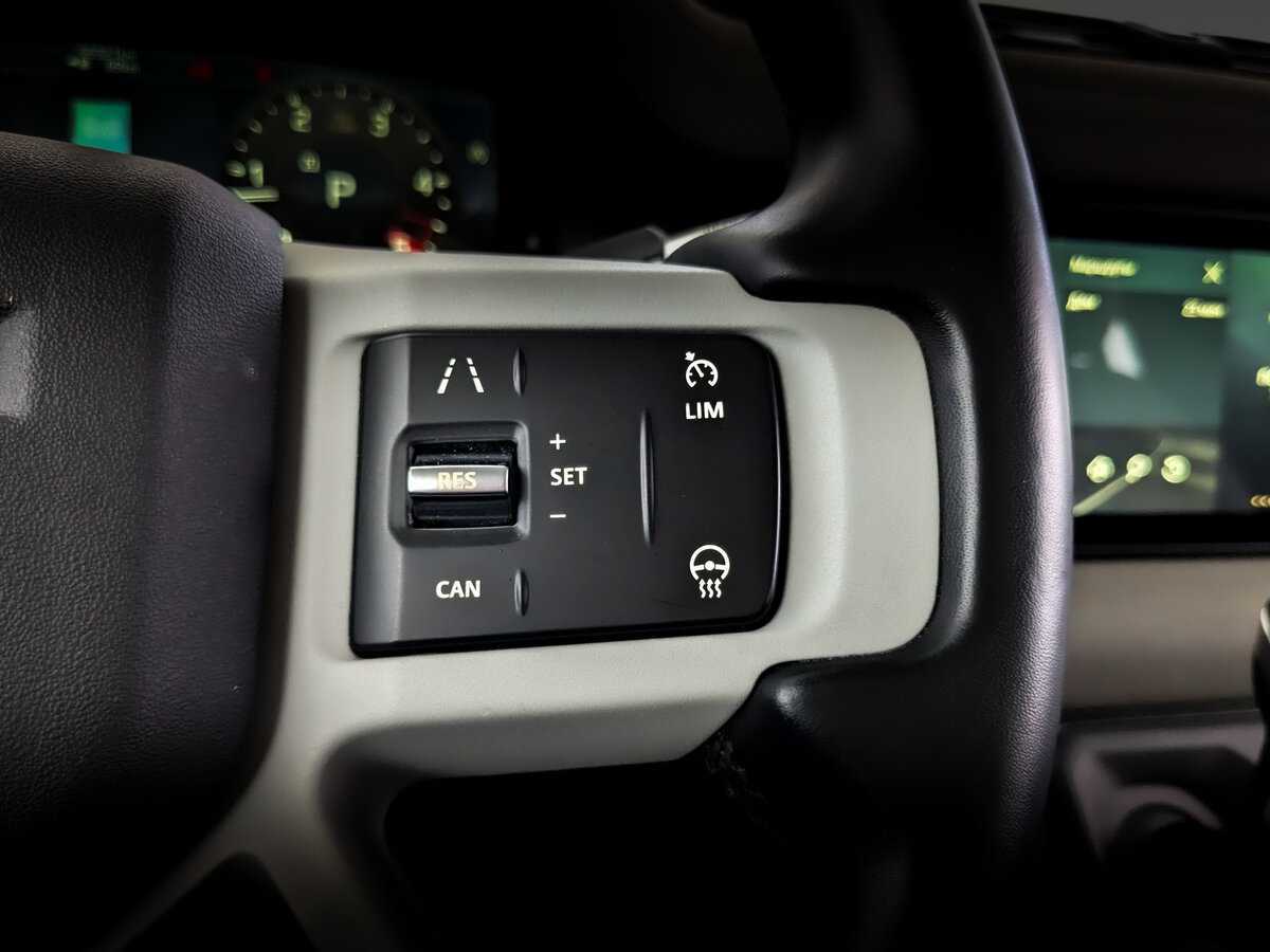 Б/У Лэнд Ровер Дефендер 2021 года. Фото: #27