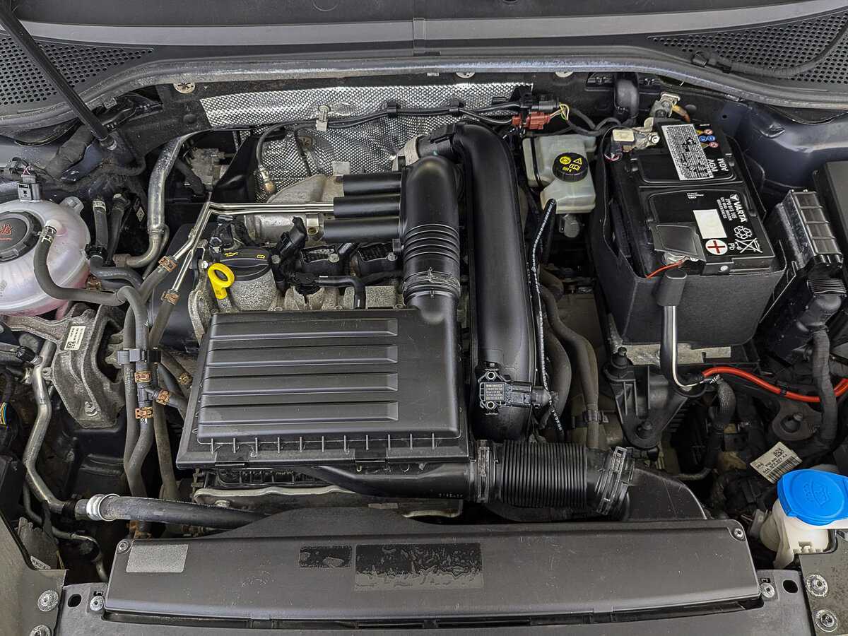 Б/У Фольксваген Пассат 2019 года. Фото: #8