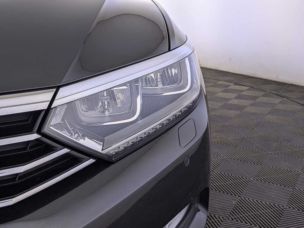 Б/У Фольксваген Пассат 2019 года. Фото: #10