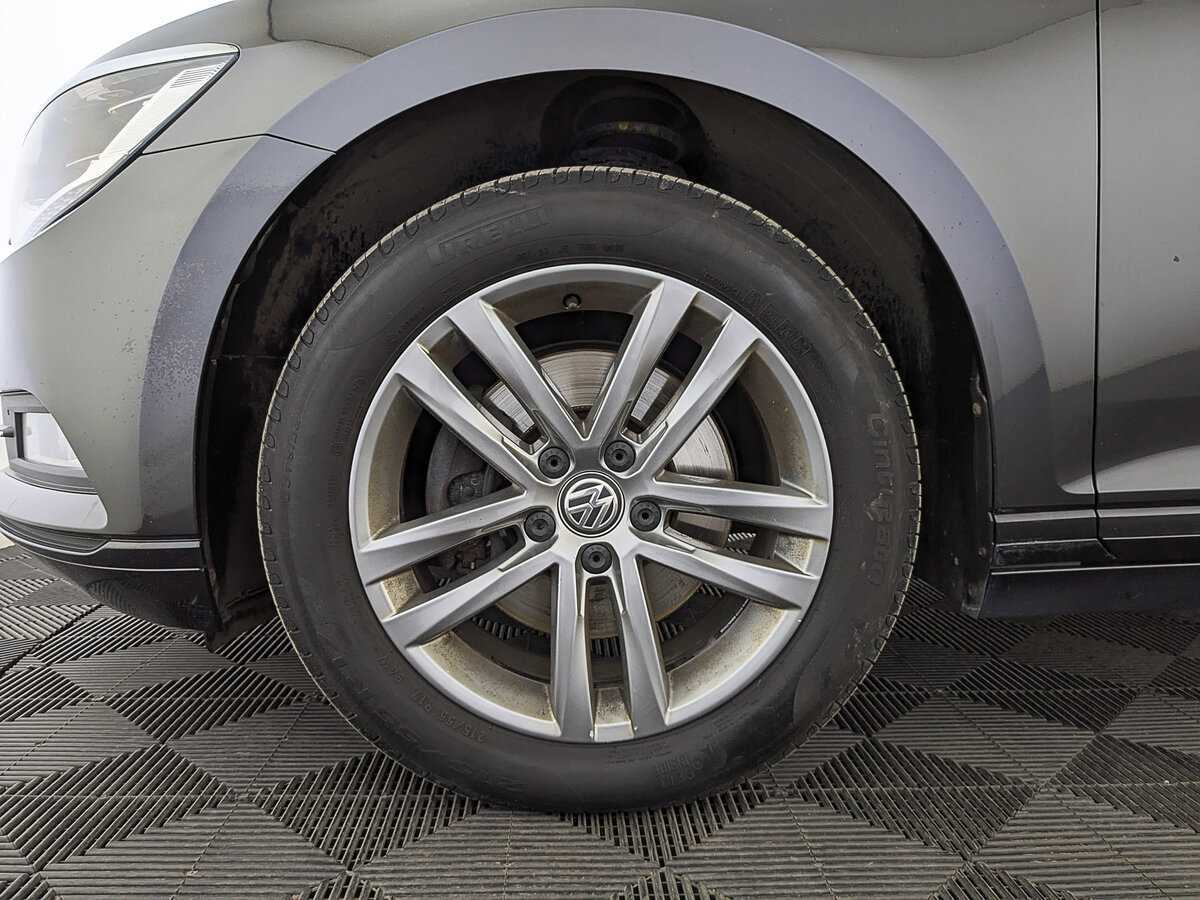 Б/У Фольксваген Пассат 2019 года. Фото: #11