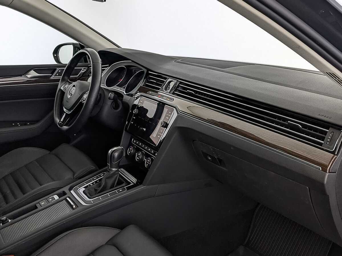 Б/У Фольксваген Пассат 2019 года. Фото: #12