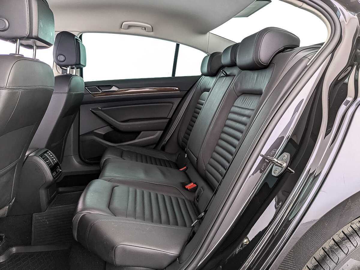 Б/У Фольксваген Пассат 2019 года. Фото: #17