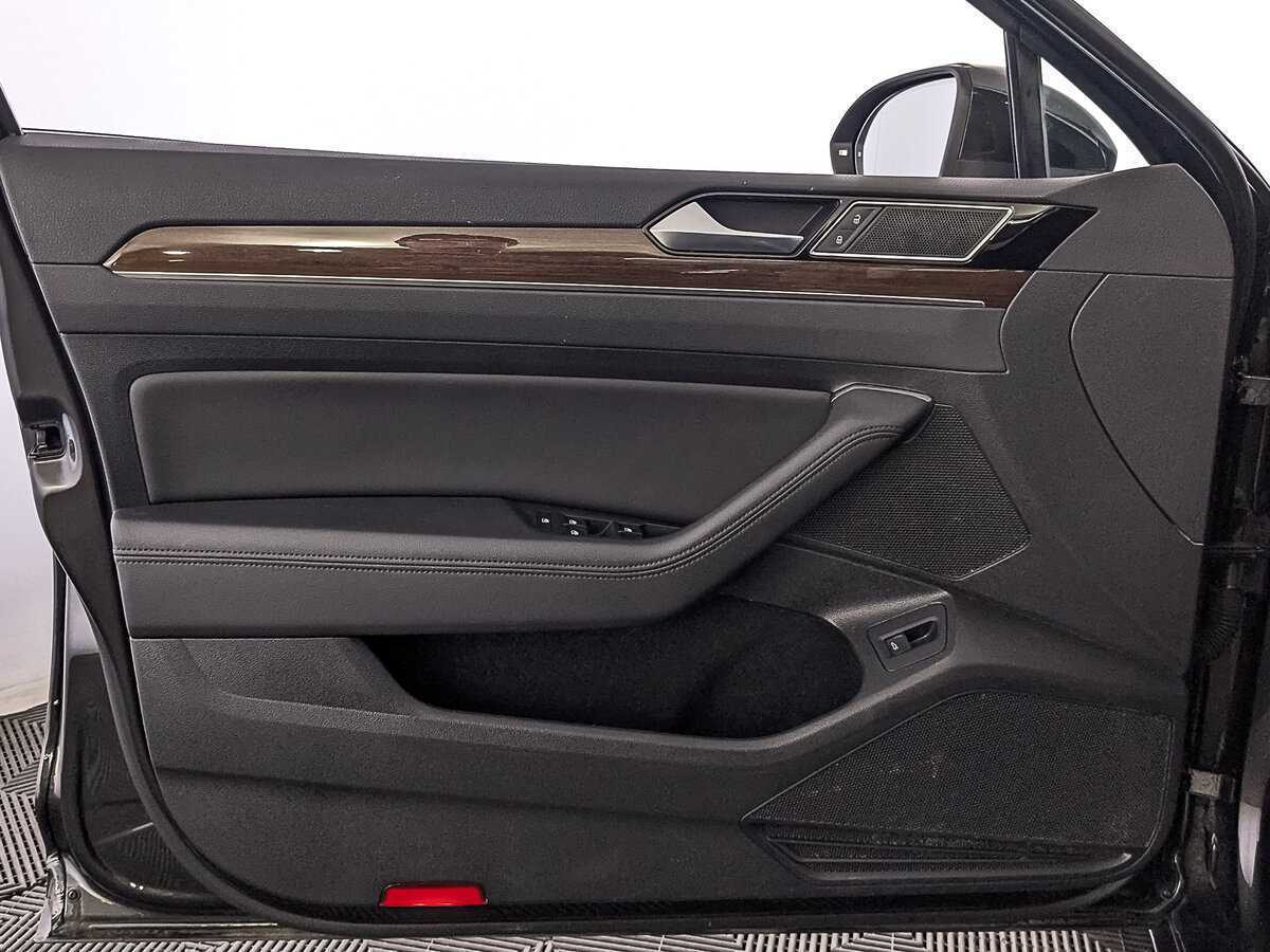 Б/У Фольксваген Пассат 2019 года. Фото: #18