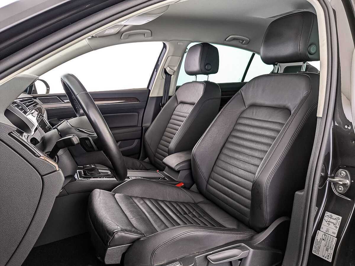 Б/У Фольксваген Пассат 2019 года. Фото: #19