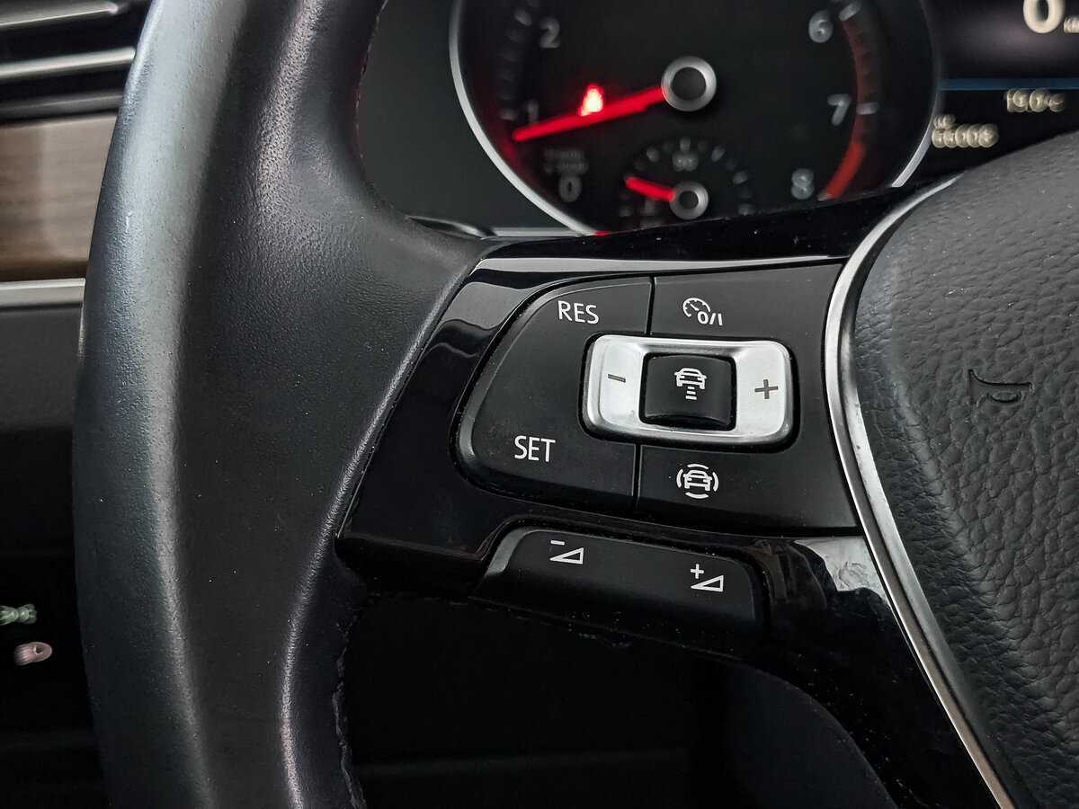 Б/У Фольксваген Пассат 2019 года. Фото: #27