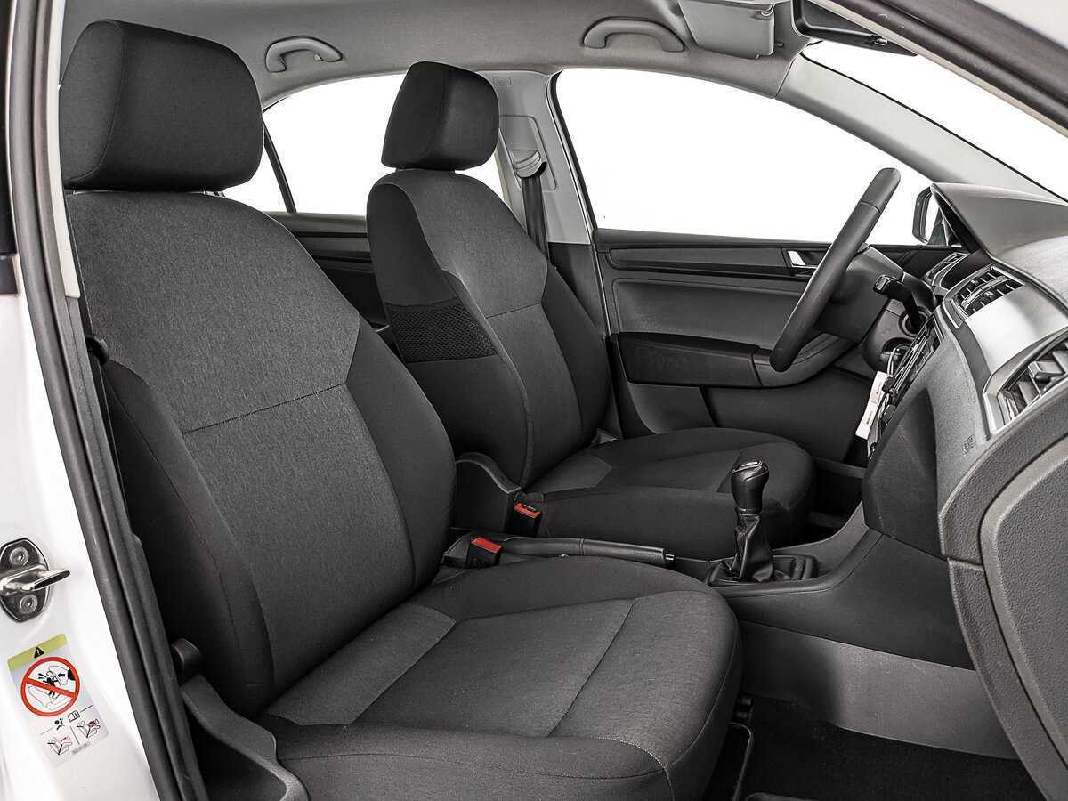 Б/У Шкода Рапид 2017 года. Фото: #22