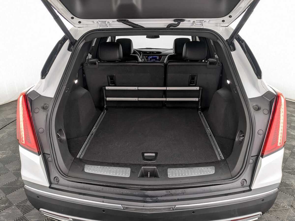 Б/У Кадиллак ИксТ5 2021 года. Фото: #9