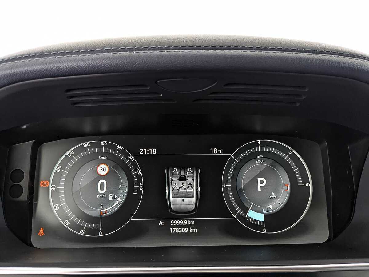 Б/У Лэнд Ровер Рэнж Ровер 2017 года. Фото: #15