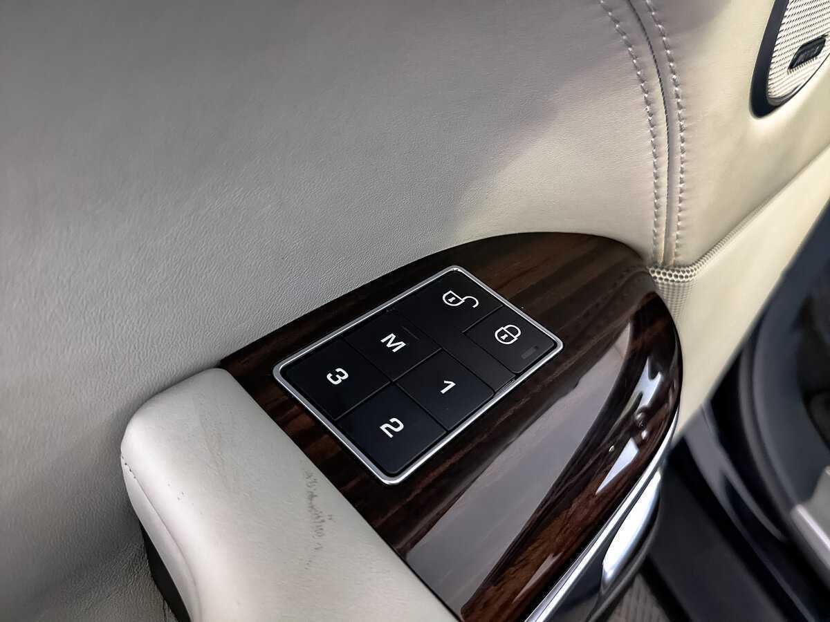 Б/У Лэнд Ровер Рэнж Ровер 2017 года. Фото: #29