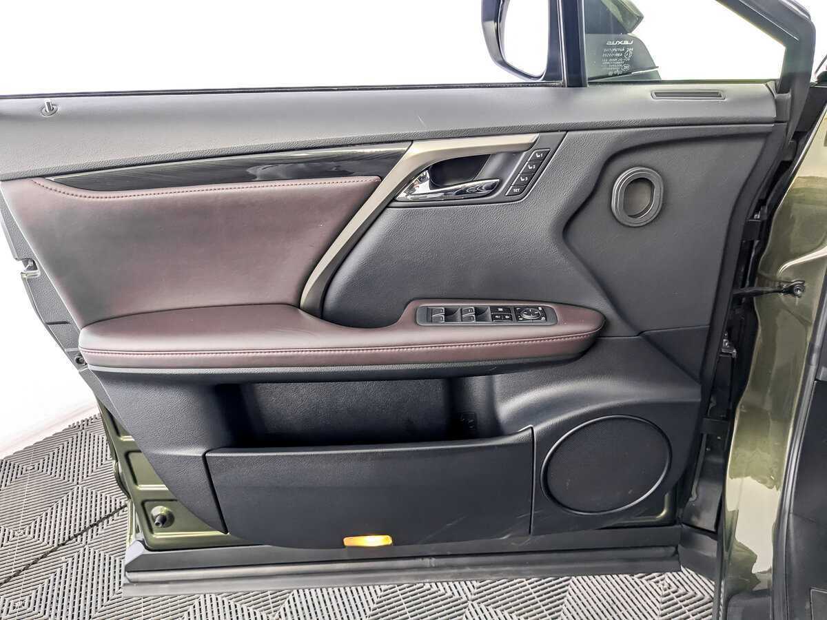 Б/У Лексус Р-Икс 2021 года. Фото: #18