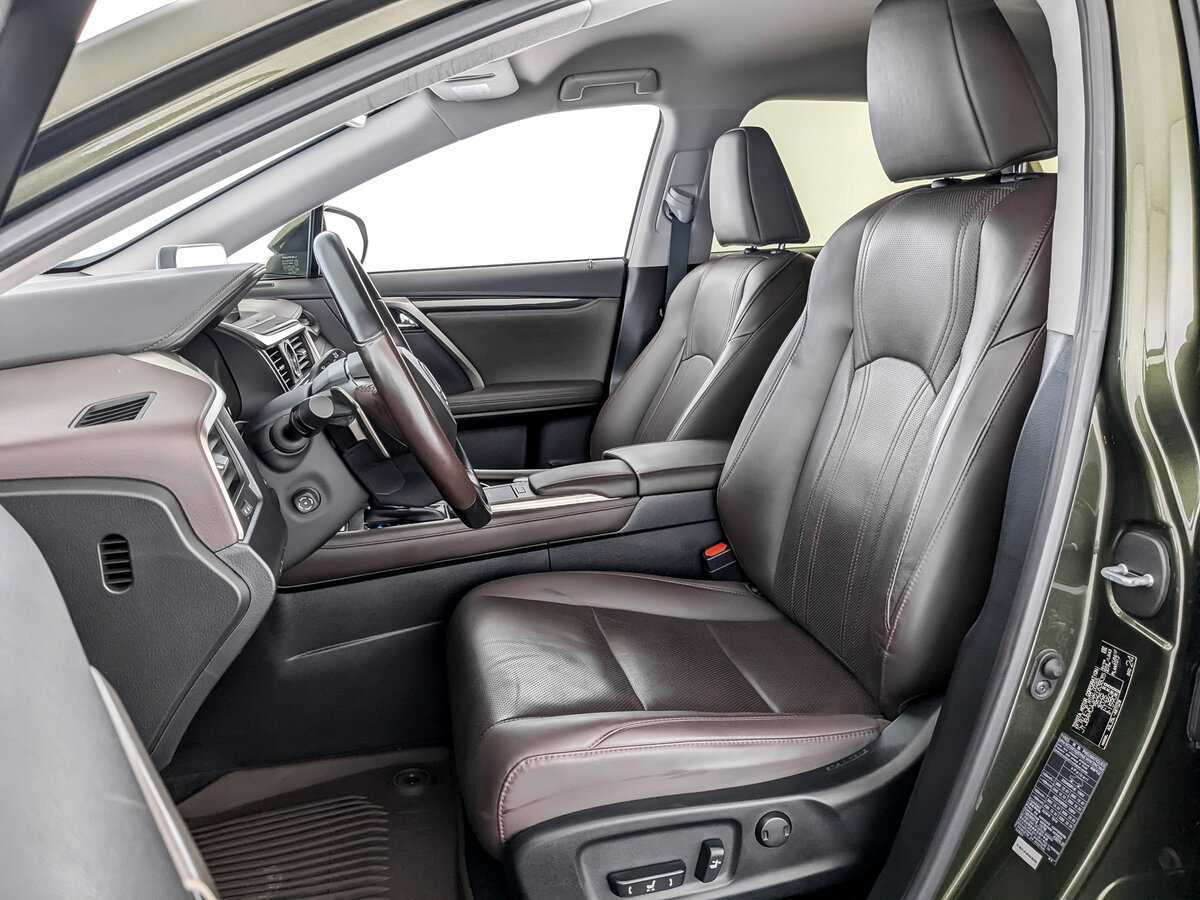 Б/У Лексус Р-Икс 2021 года. Фото: #19