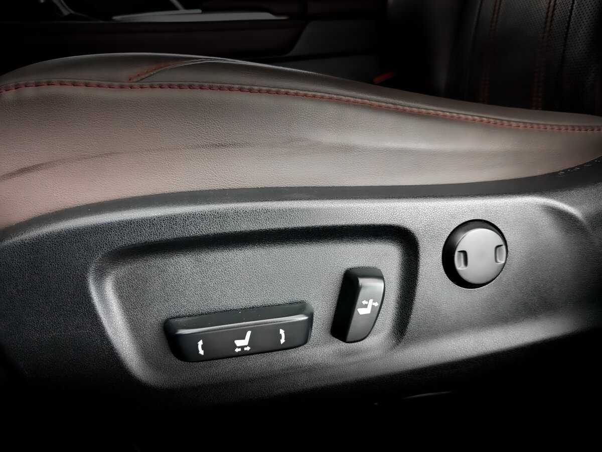 Б/У Лексус Р-Икс 2021 года. Фото: #20