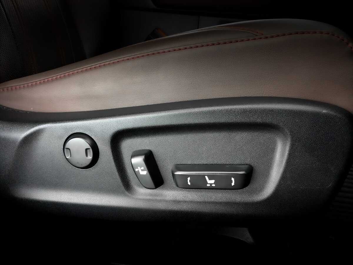 Б/У Лексус Р-Икс 2021 года. Фото: #24