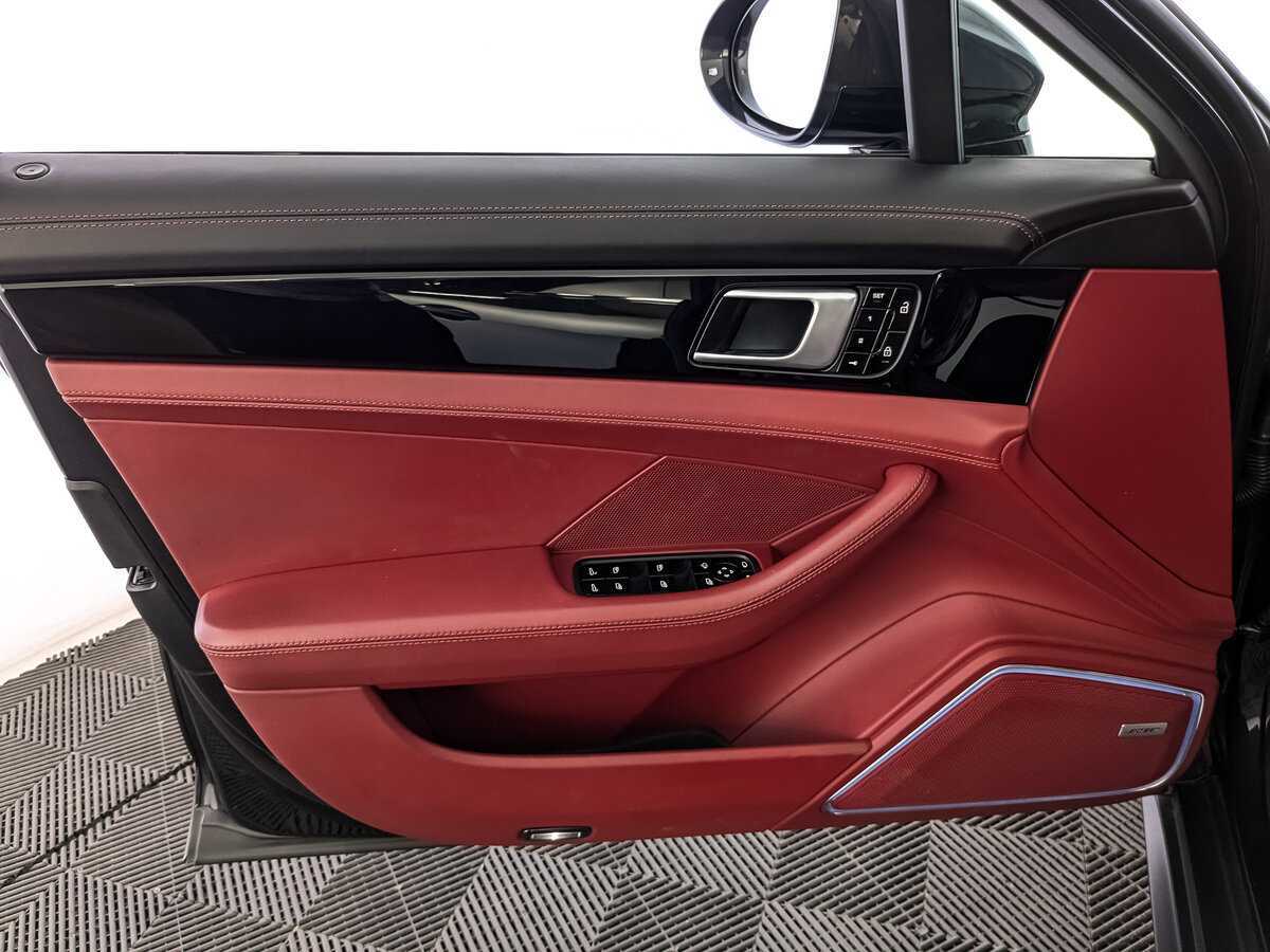 Б/У Порш Панамера 2020 года. Фото: #17