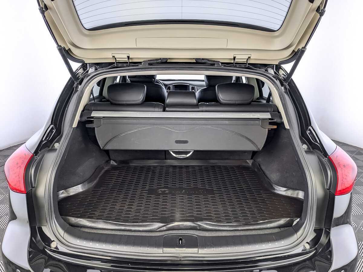 Б/У Инфинити ЕИкс 2012 года. Фото: #9