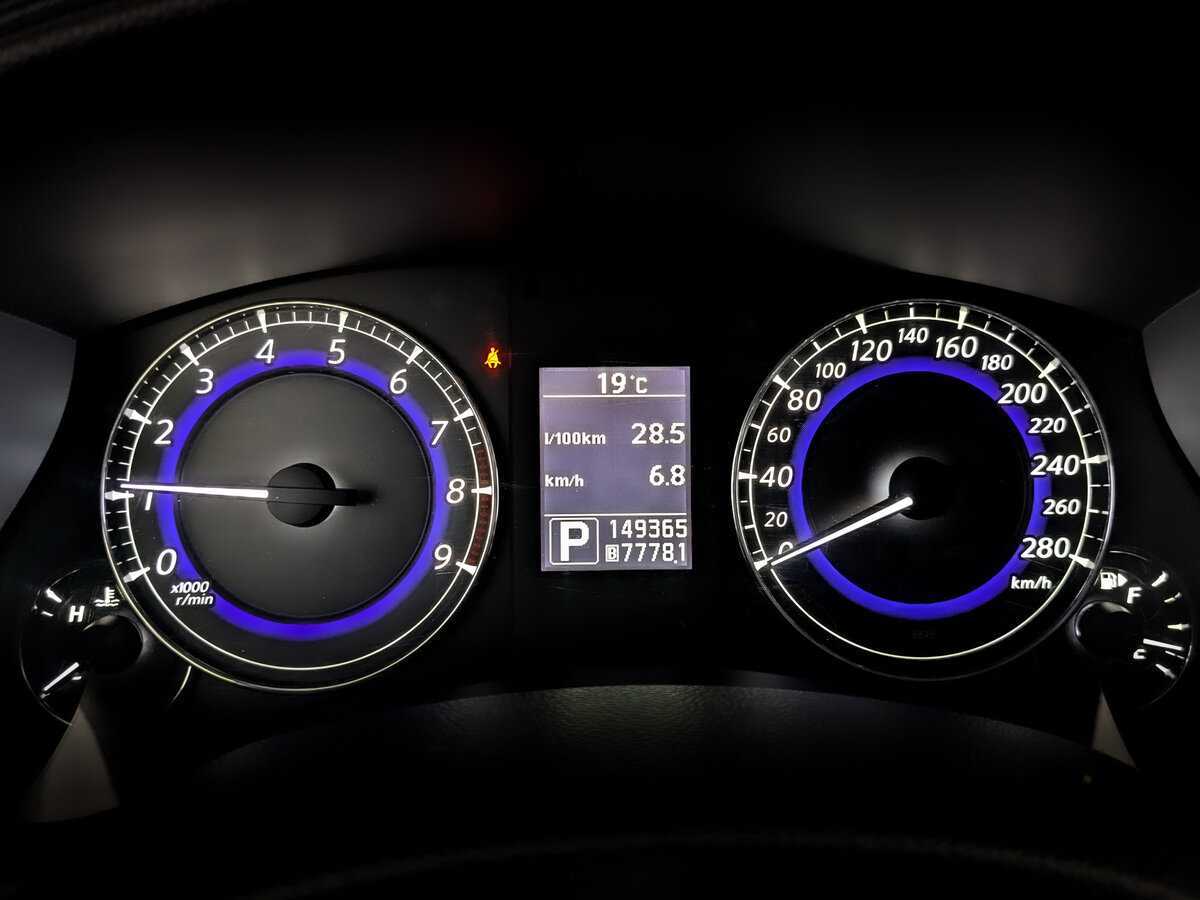 Б/У Инфинити ЕИкс 2012 года. Фото: #12