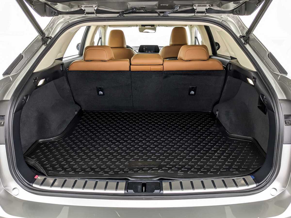 Б/У Лексус Р-Икс 2020 года. Фото: #9