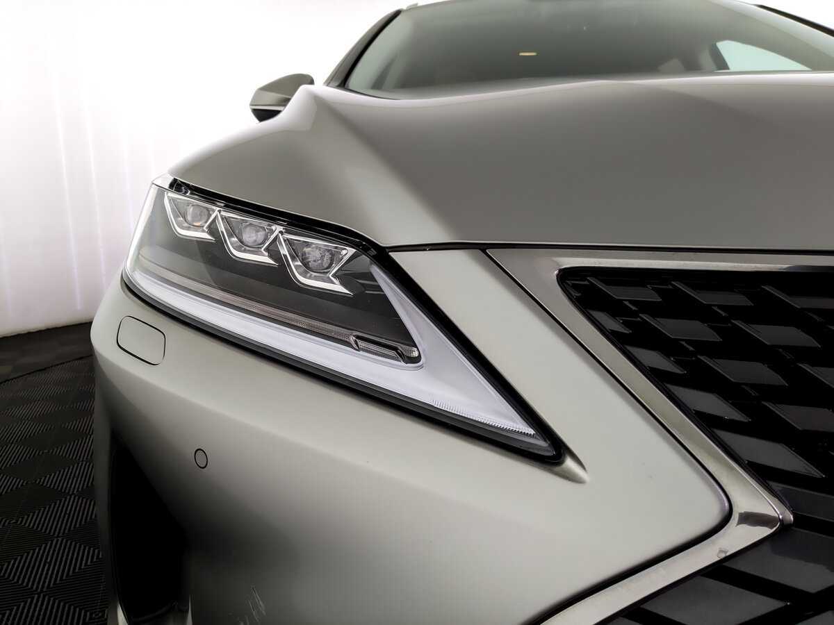 Б/У Лексус Р-Икс 2020 года. Фото: #15