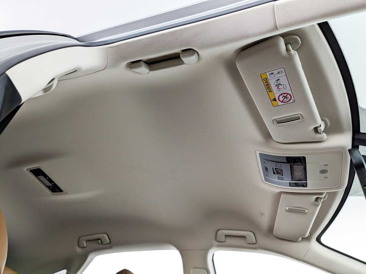 Б/У Лексус Р-Икс 2020 года. Фото: #21