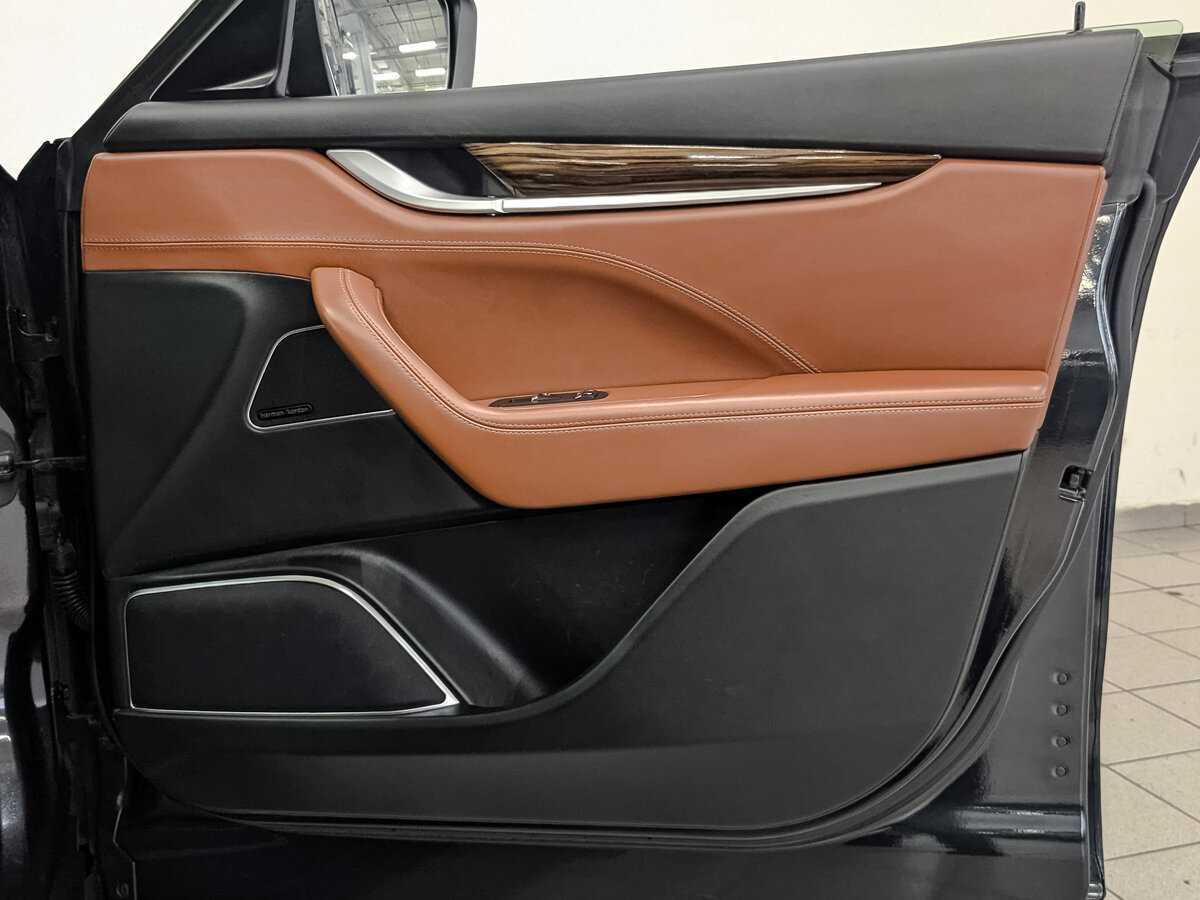 Б/У Мазератти Леванте 2017 года. Фото: #23