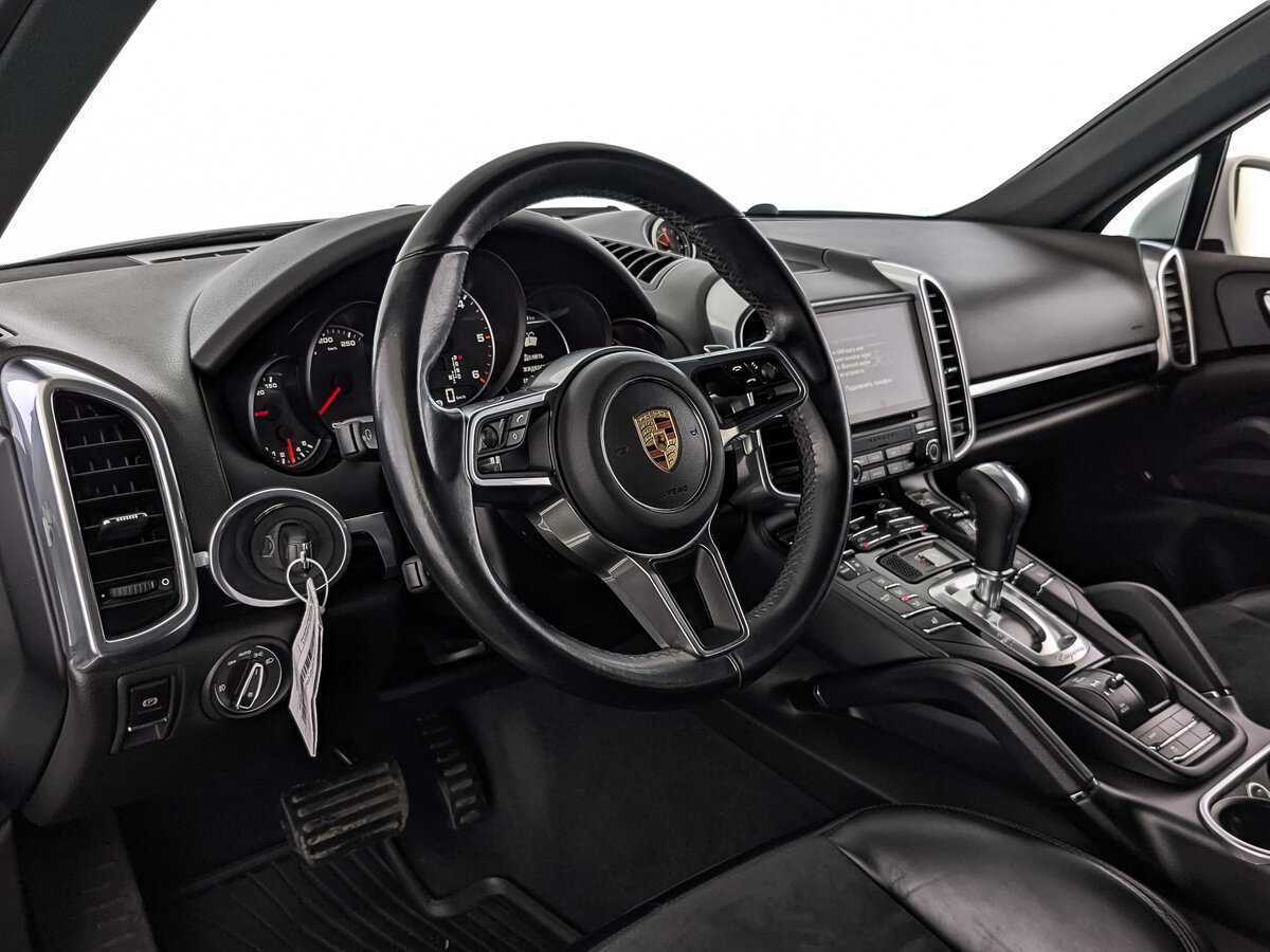 Б/У Порш Кайен 2016 года. Фото: #12