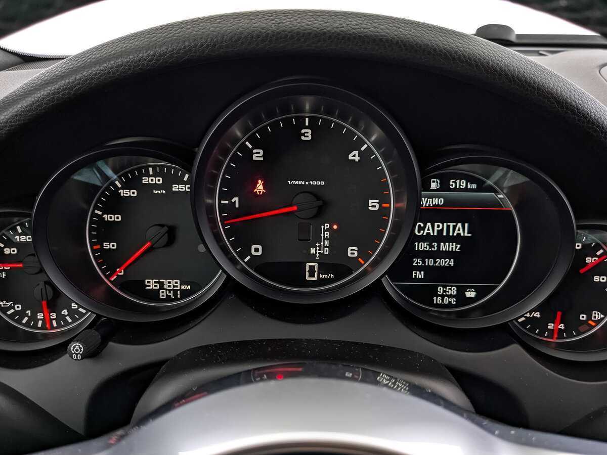 Б/У Порш Кайен 2016 года. Фото: #13