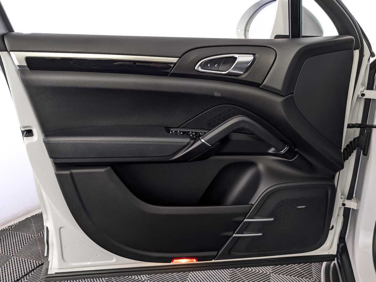 Б/У Порш Кайен 2016 года. Фото: #16