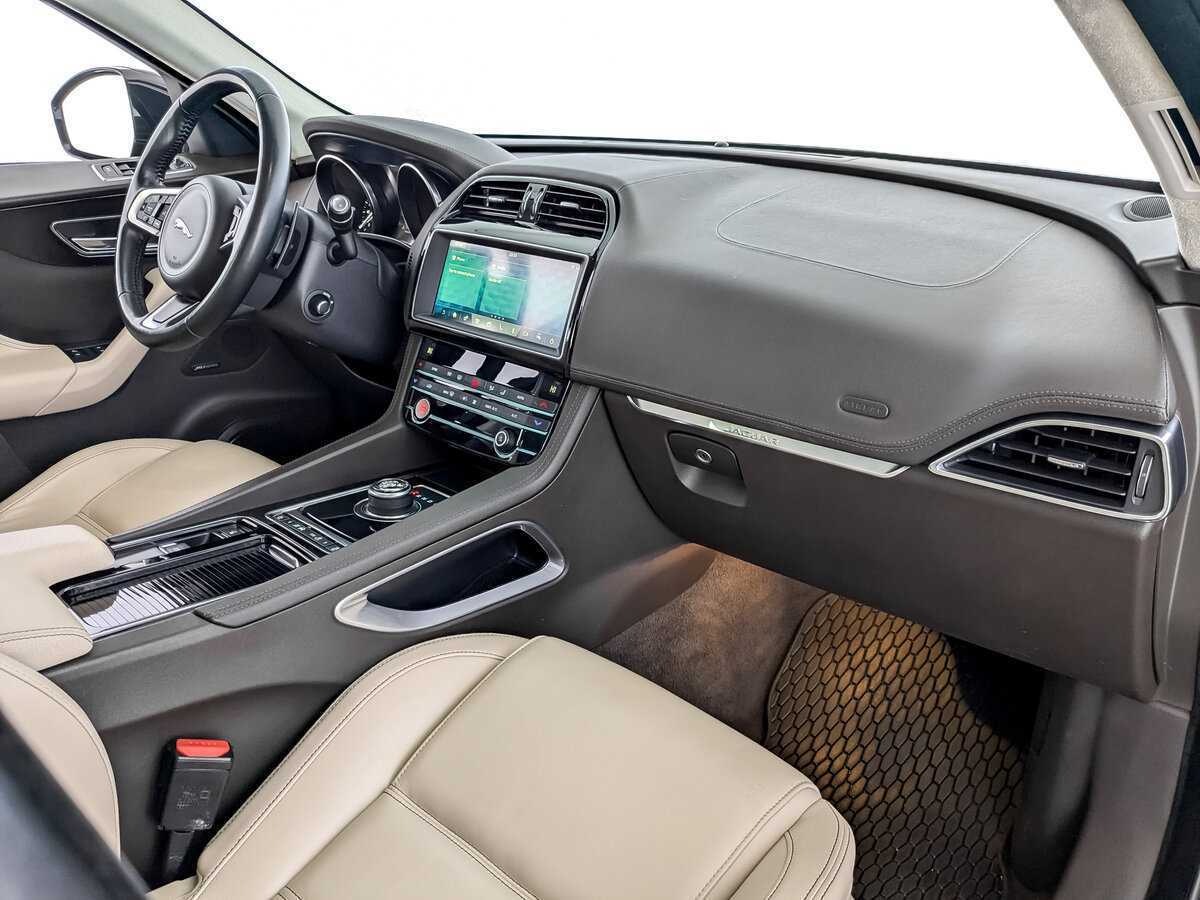 Б/У Ягуар Ф-Пэйс 2020 года. Фото: #10