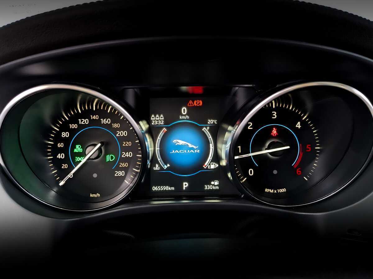 Б/У Ягуар Ф-Пэйс 2020 года. Фото: #12