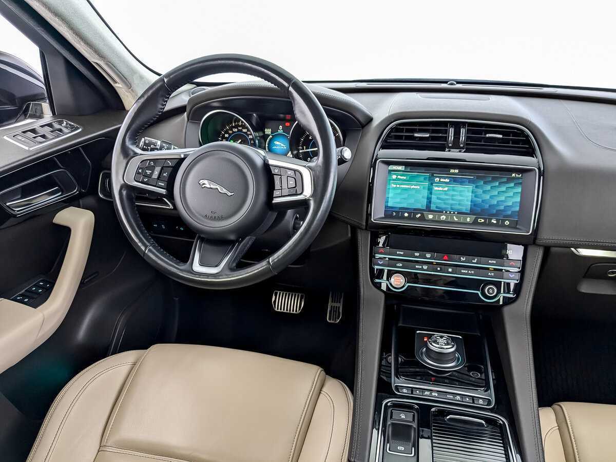 Б/У Ягуар Ф-Пэйс 2020 года. Фото: #13