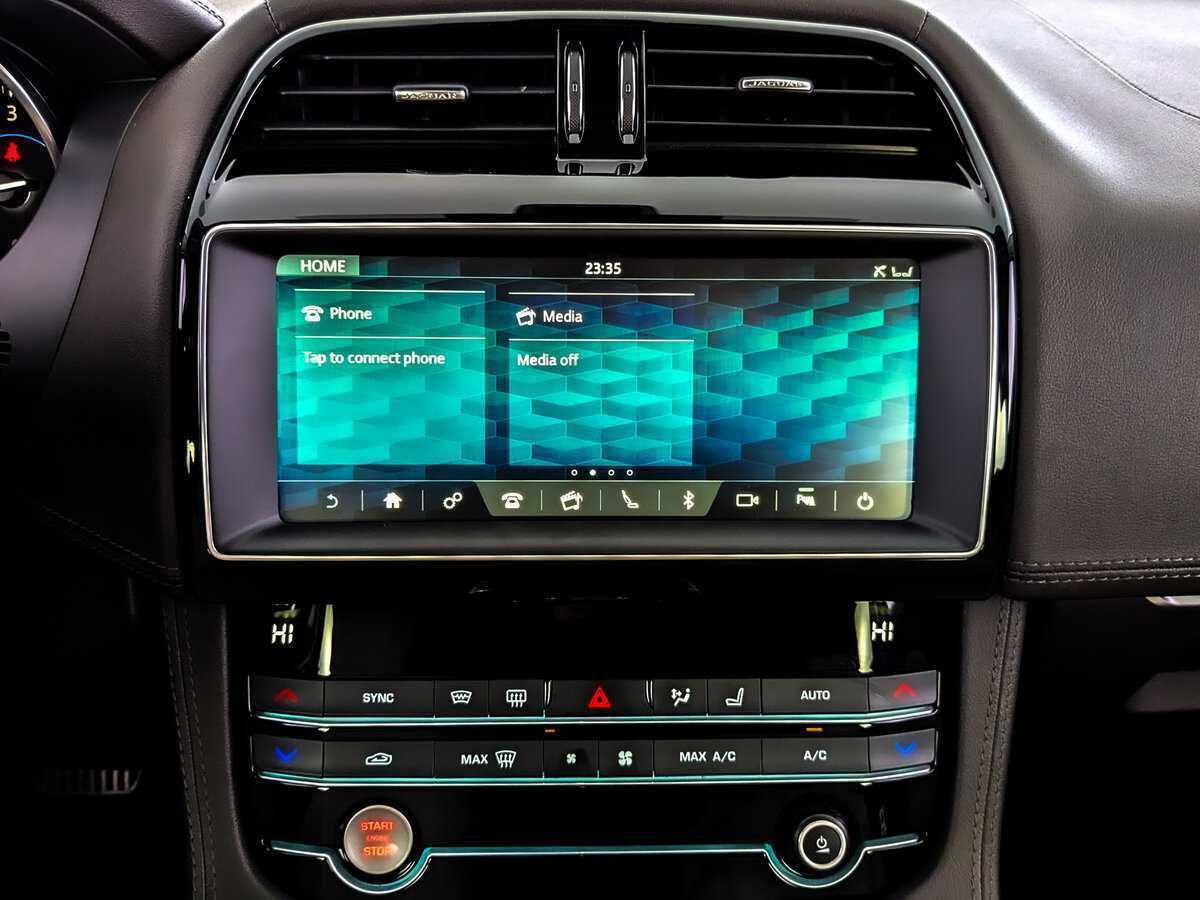 Б/У Ягуар Ф-Пэйс 2020 года. Фото: #14