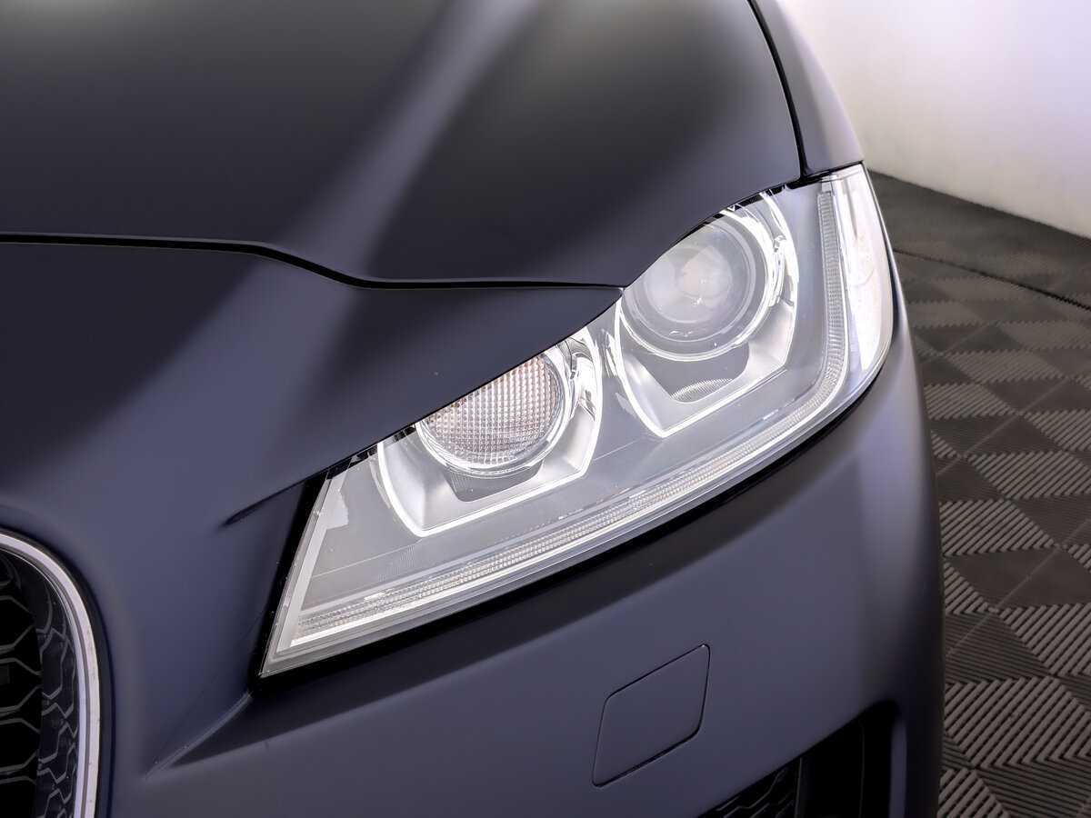 Б/У Ягуар Ф-Пэйс 2020 года. Фото: #16