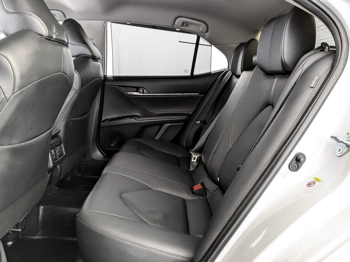 Б/У Тойота Камри 2019 года. Фото: #11