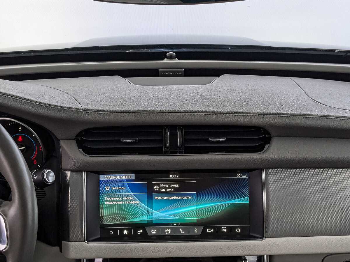 Б/У Ягуар ИксФ 2018 года. Фото: #14