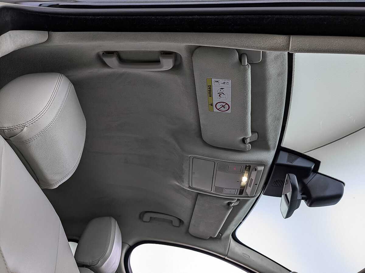 Б/У Ягуар ИксФ 2018 года. Фото: #22