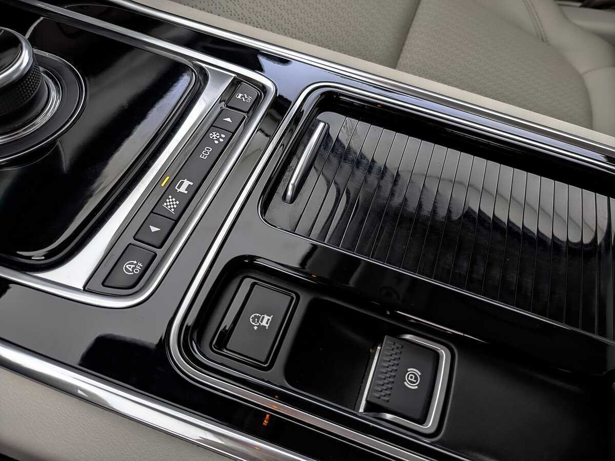 Б/У Ягуар ИксФ 2018 года. Фото: #26