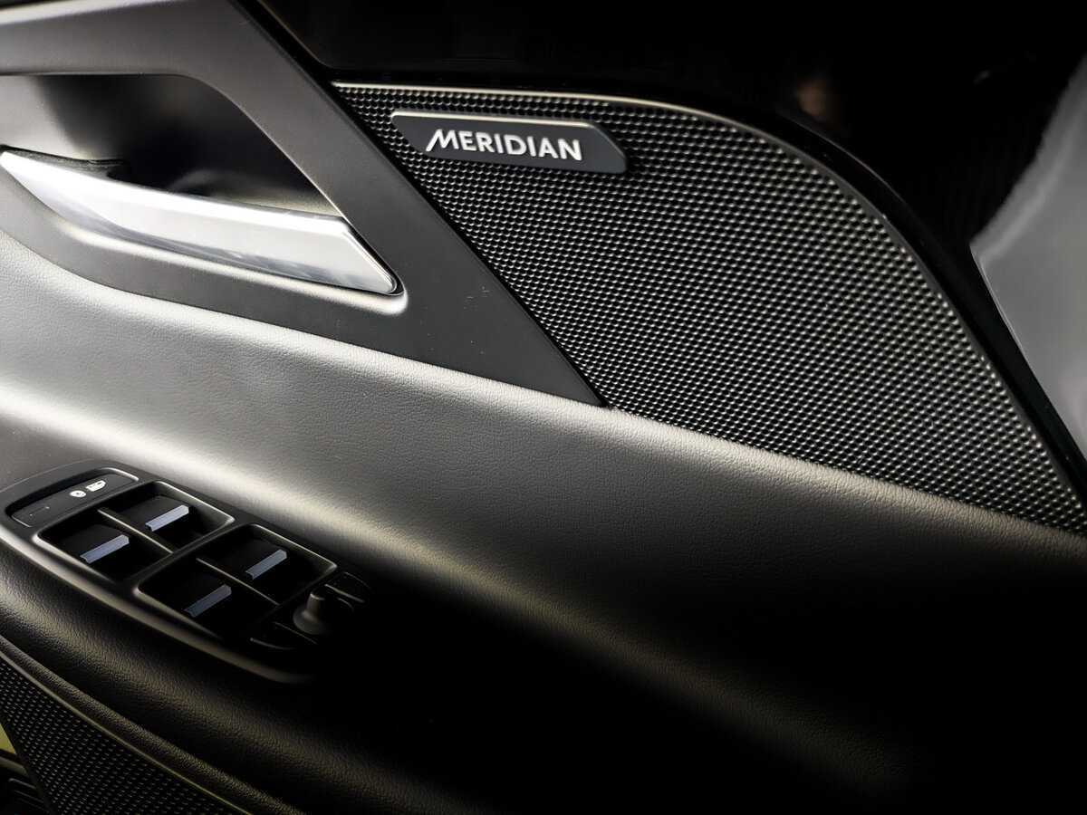 Б/У Ягуар ИксЕ 2017 года. Фото: #27